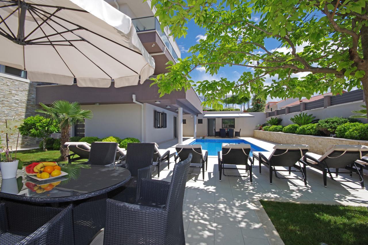 Villa Lucas โปดสตรานา ภายนอก รูปภาพ