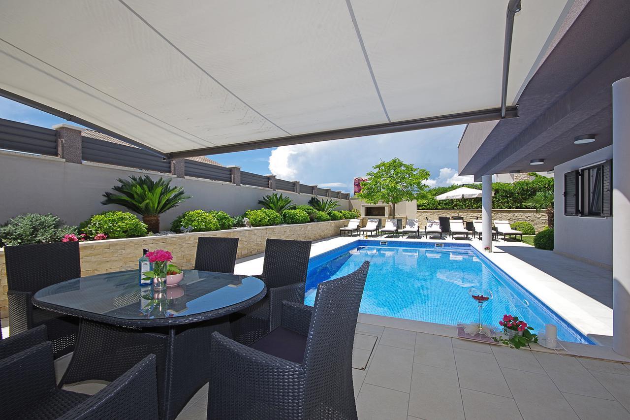 Villa Lucas โปดสตรานา ภายนอก รูปภาพ