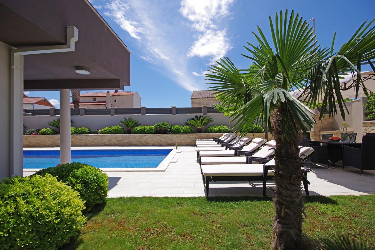 Villa Lucas โปดสตรานา ภายนอก รูปภาพ